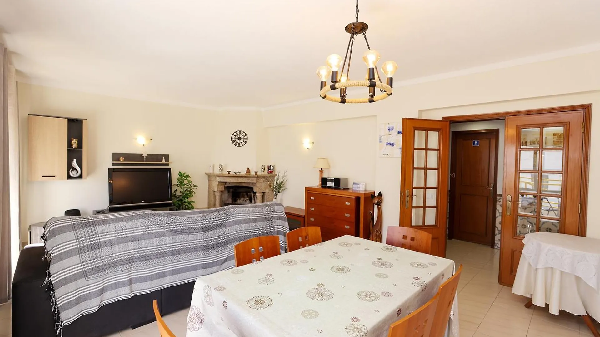 B36 - Dona Ana Secluded Spot Apartment Lagos